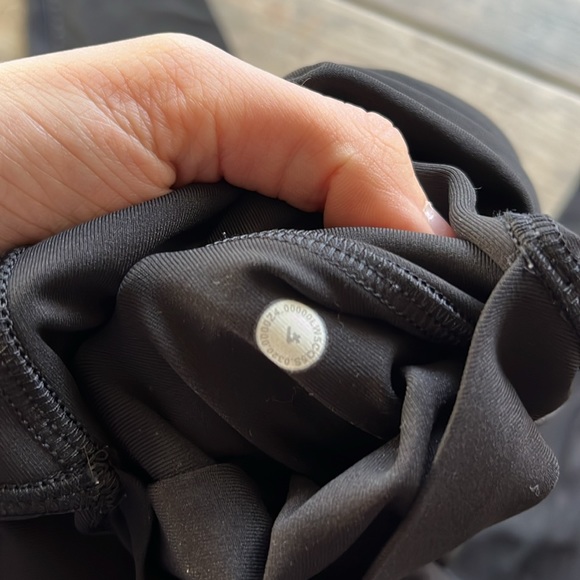 Lululemon swift speed tight size 4 28’ - Picture 3 of 4